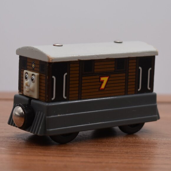 Toby # 7 2003- Thomas & Friends Wooden Railway Series Tank Engine Magnetic Toy - Picture 2 of 7